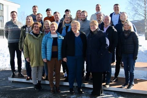 Regjeringen Solberg før budsjettkonferansen ved Hurdalssjøen.