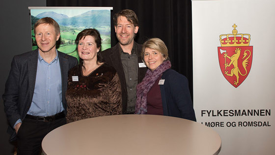 Frå v. Per Skorge, Norges Bondelag, Merete Furuberg, Norsk bonde- og småbrukarlag og Nina Sundquist, Matmerk innleia. Aasmund Nordstoga batt heile konferansen saman på mesterleg vis.