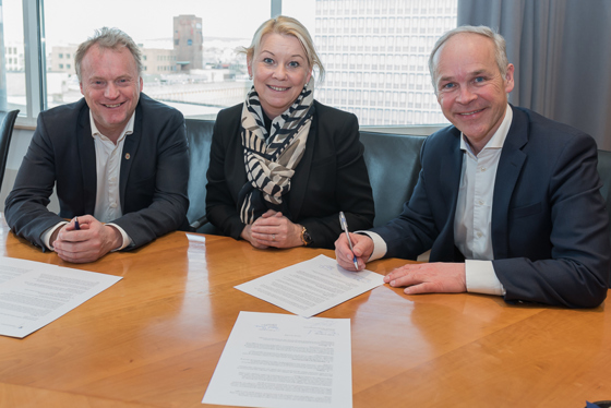 Byrådsleder Raymond Johansen, kommunal- og moderniseringsminister Monica Mæland og kunnskaps- og integreringsminister Jan Tore Sanner.