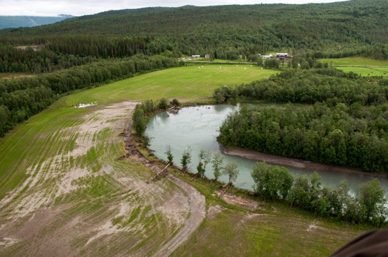 Kirkeselva og skader på jorder etter flom 2012.