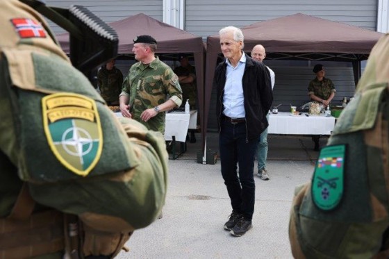 Prime Minister Jonas Gahr Støre during the visit to Rukla, Lithuania. 