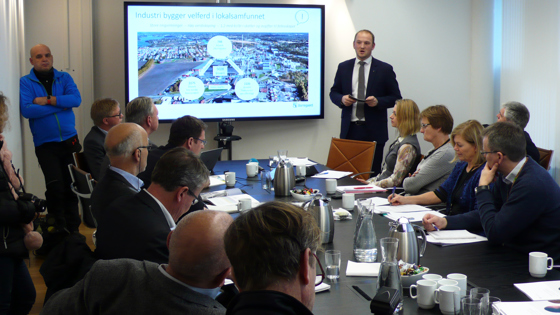 Landbruks- og matminister Jon Georg Dale presenterer regjeringa sin nasjonale strategi for bioøkonomi på Borregaard i Sarpsborg. 