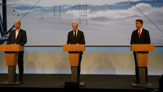 Olje- og energiminister Terje Aasland presenterte forslag til prekvalifiseringskriterier, kvalitative kriterier samt tildelings-, auksjons- og støttemodell under en pressekonferanse i Marmorhallen i Oslo 6. desember 2022.