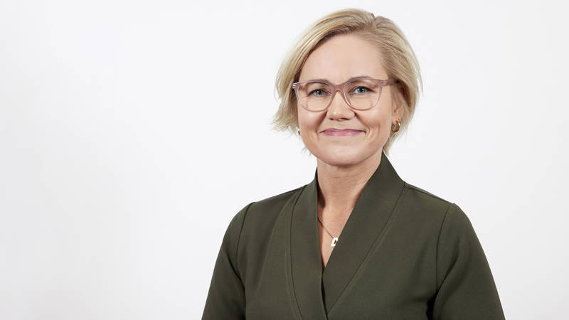 Helse- og omsorgsminister Ingvild Kjerkol ser i kamera