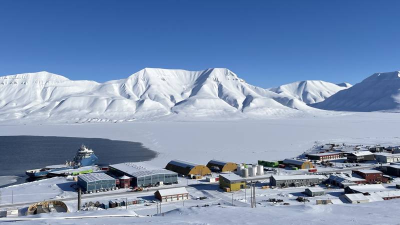 Adventfjorden og Hiortfjellet