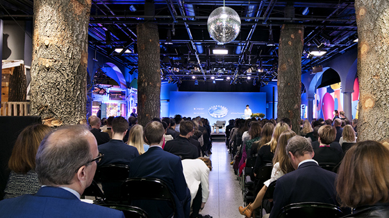 Utenriksminister Ine Eriksen Søreide er klar til å presentere den nye stortingsmeldingen om internasjonalt samarbeid. Foto: Medvind